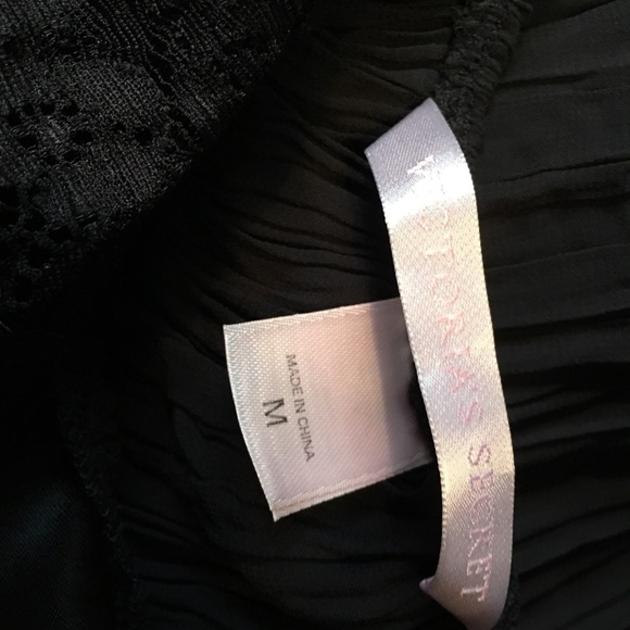 Victoria’s Secret M black lace pleated babydoll - Picture 5 of 5